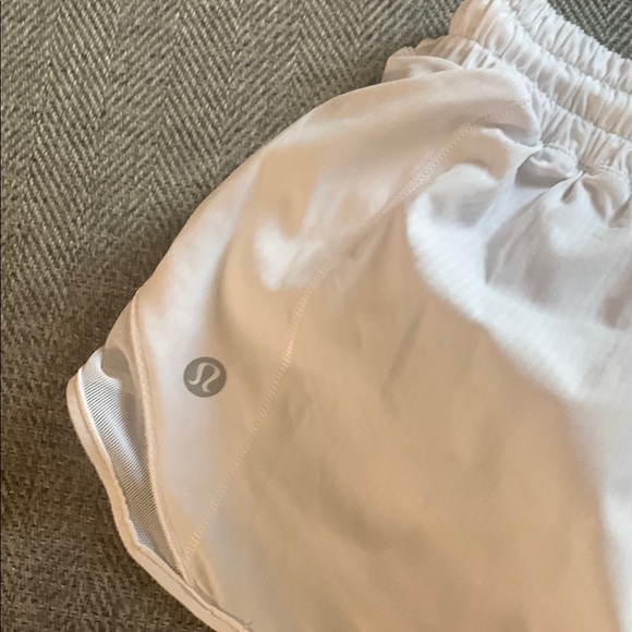 Lululemon Athletica White Athletic Shorts Lightweight Design - Picture 2 of 5